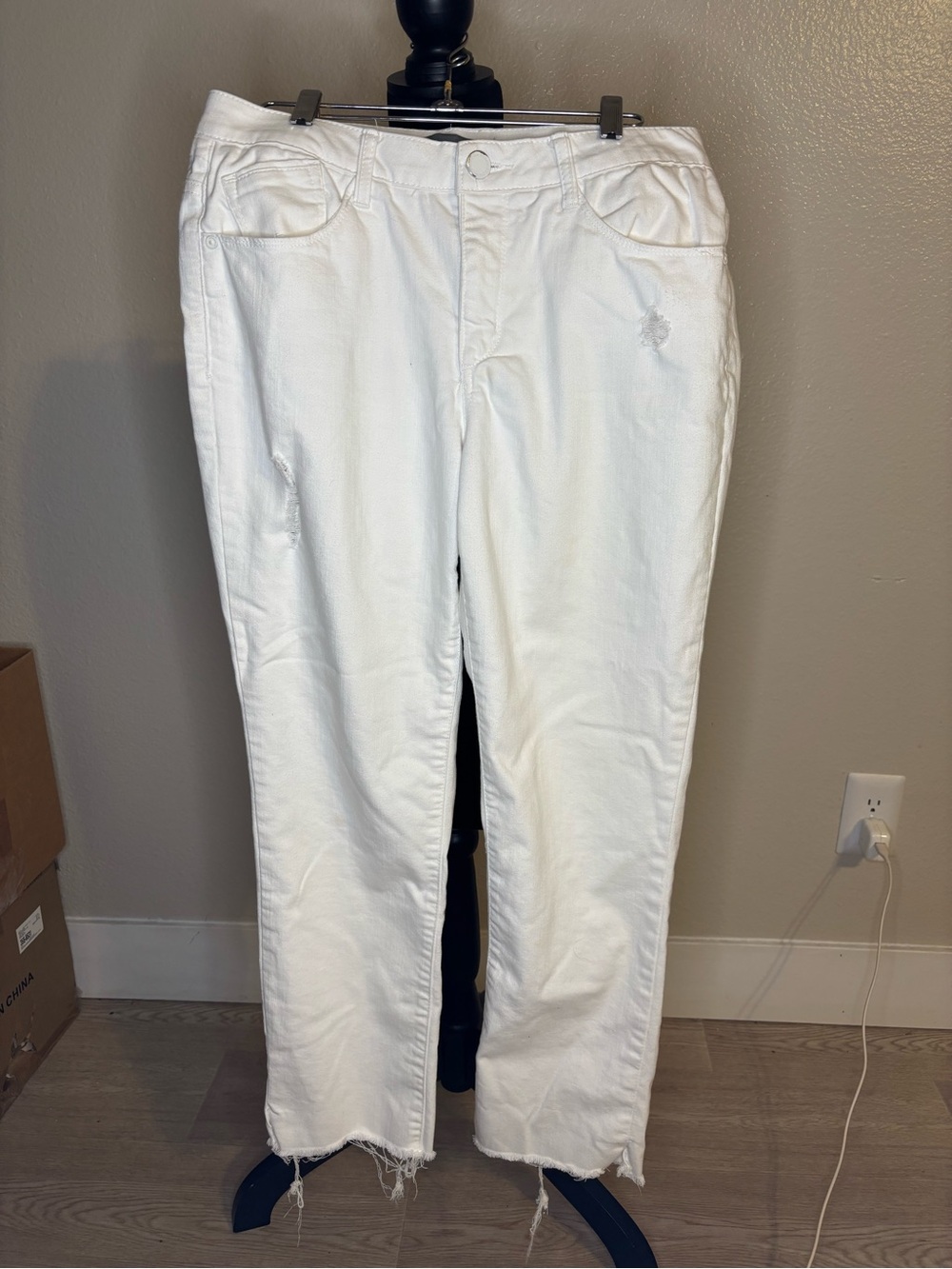 Wit & Wisdom White Denim Jeans Size 8